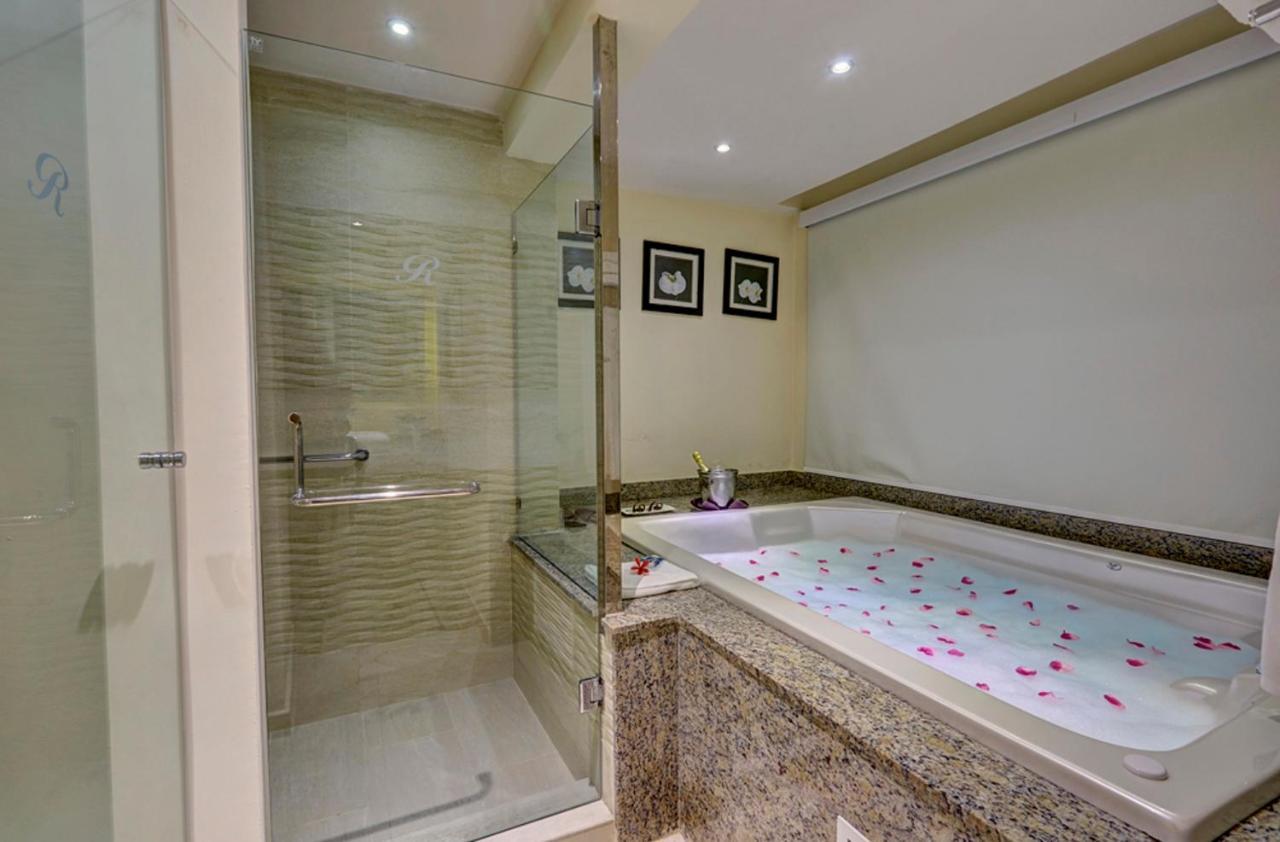 Apartament typu Suite Diamond Club dla nowożeńców z wanną z hydromasażem