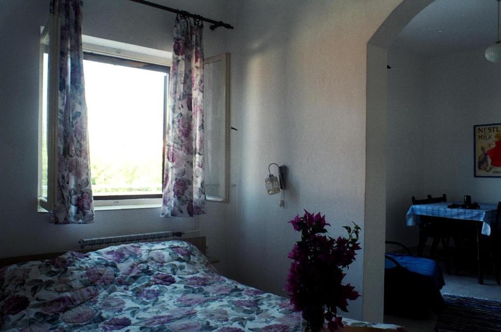 One-Bedroom Apartment Garden View
