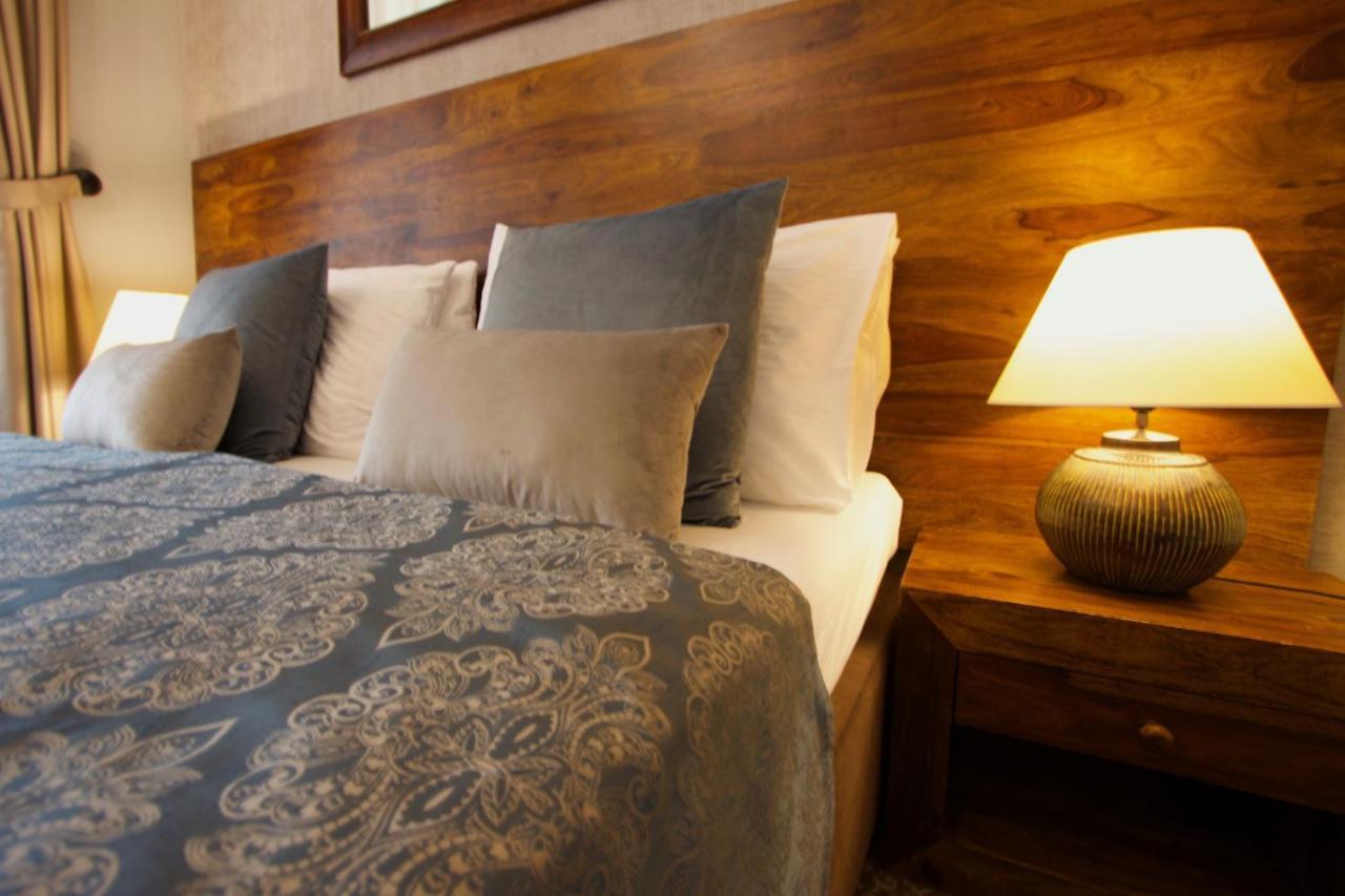 Standard Double Room,1209602308:JPEG