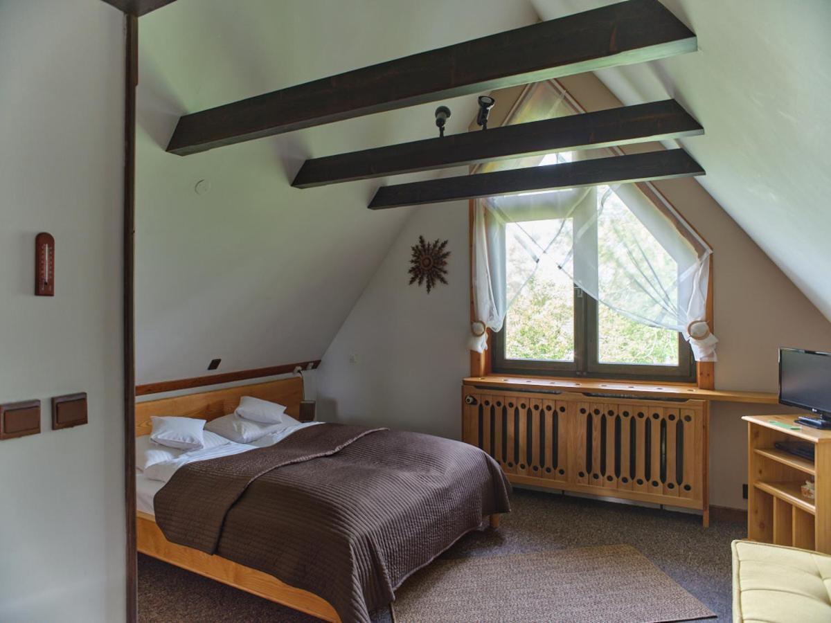 Two-Bedroom Apartment with Mountain View,1132041534:JPEG