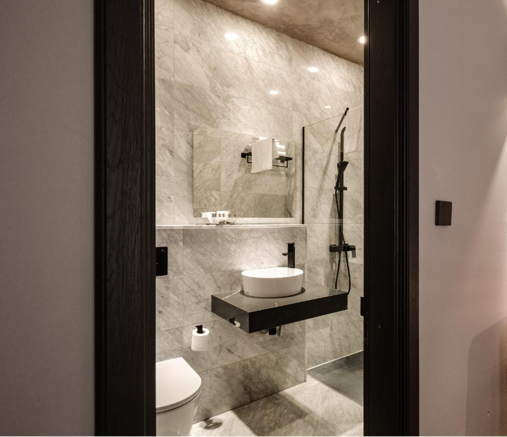 Queen Suite