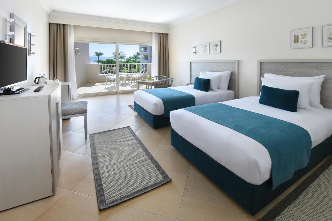 Superior King or Twin Bed Garden View