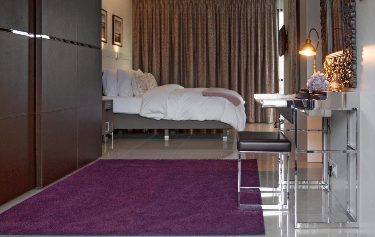 Deluxe One-Bedroom Suite Balcony
