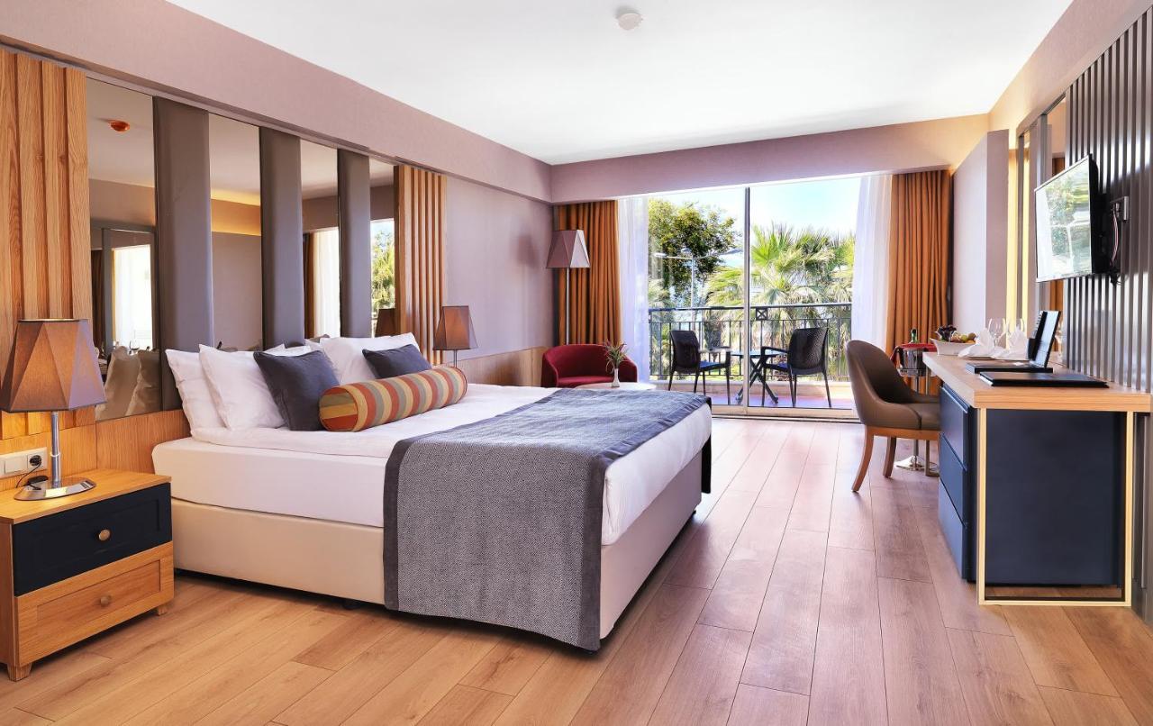 Deluxe Family Room,1147835983:JPEG