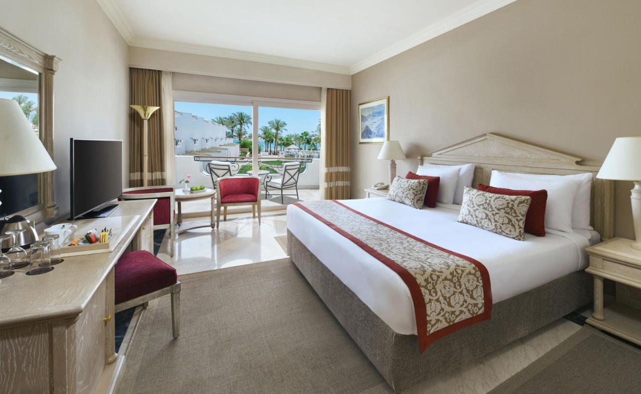 Superior Queen or Twin Bed Partial Sea View