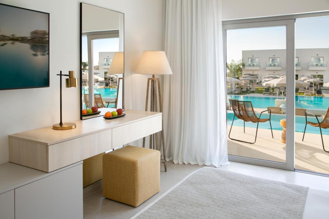 Superior Room Swim up