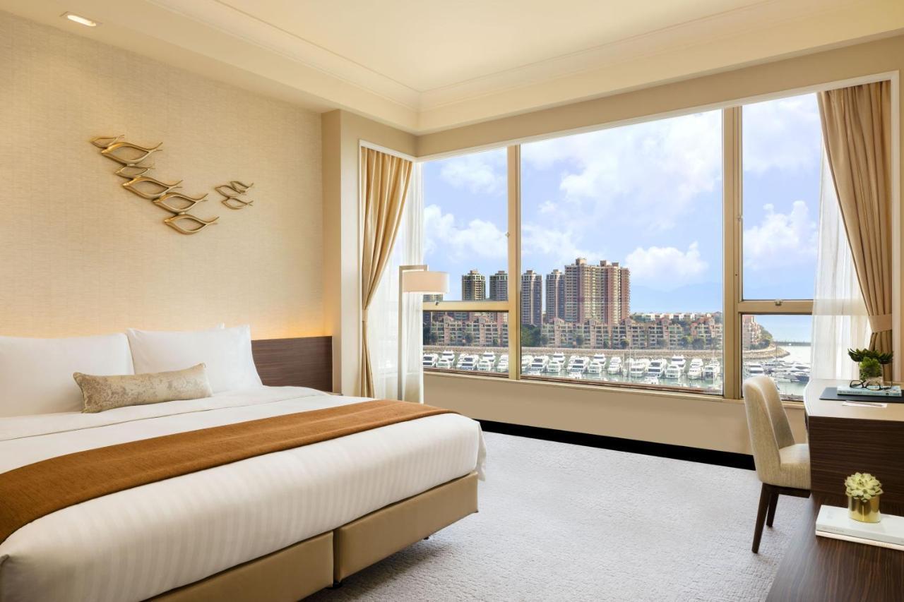 Chill-out Deluxe Seaview Room King Bed