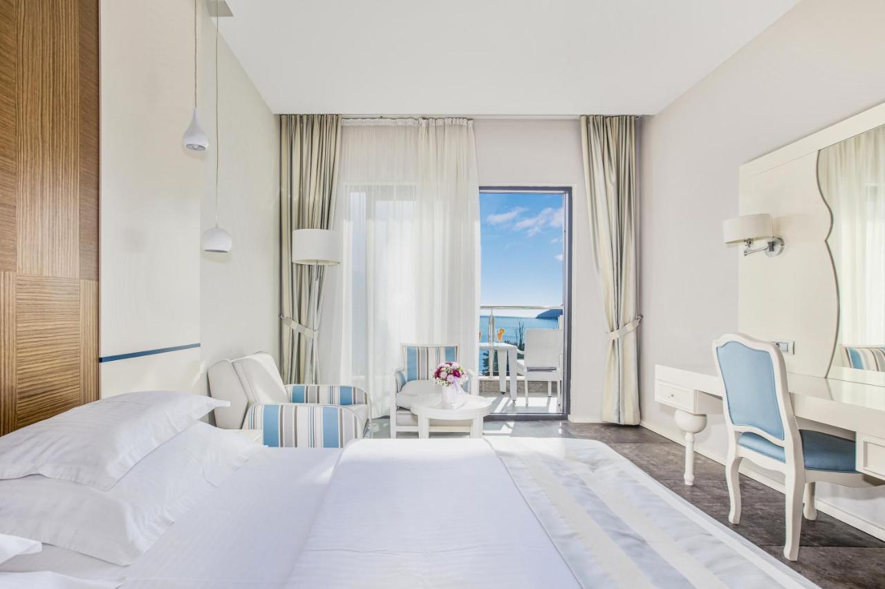 Double or Twin Room Balcony Sea View