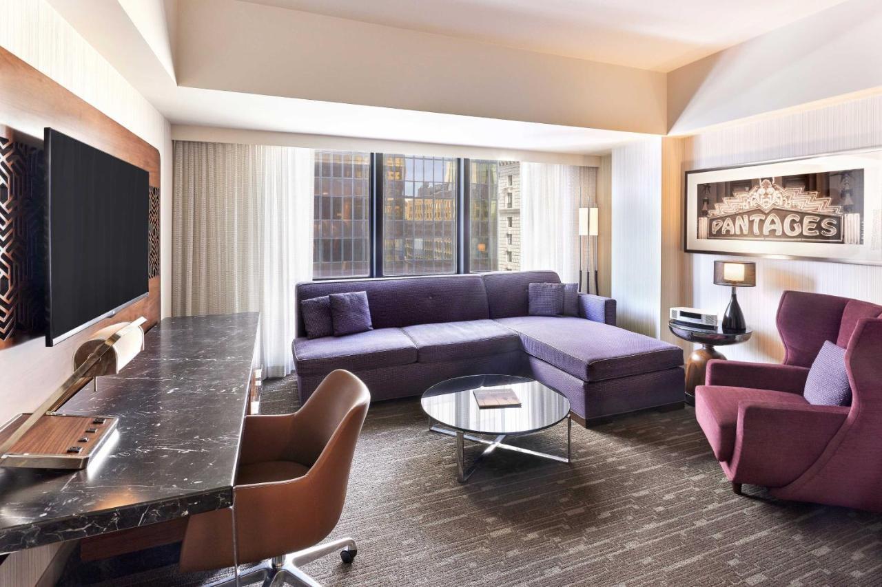 Apartament typu Suite z 1 sypialnią, łóżkiem typu king-size i rozkładaną sofą