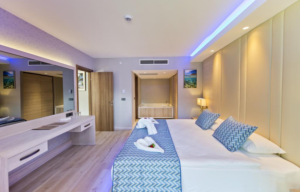 Apartament typu Deluxe Suite z wanną z hydromasażem