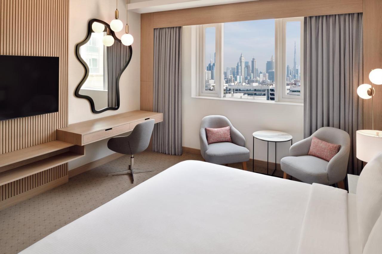 Standard King Room Club Floor