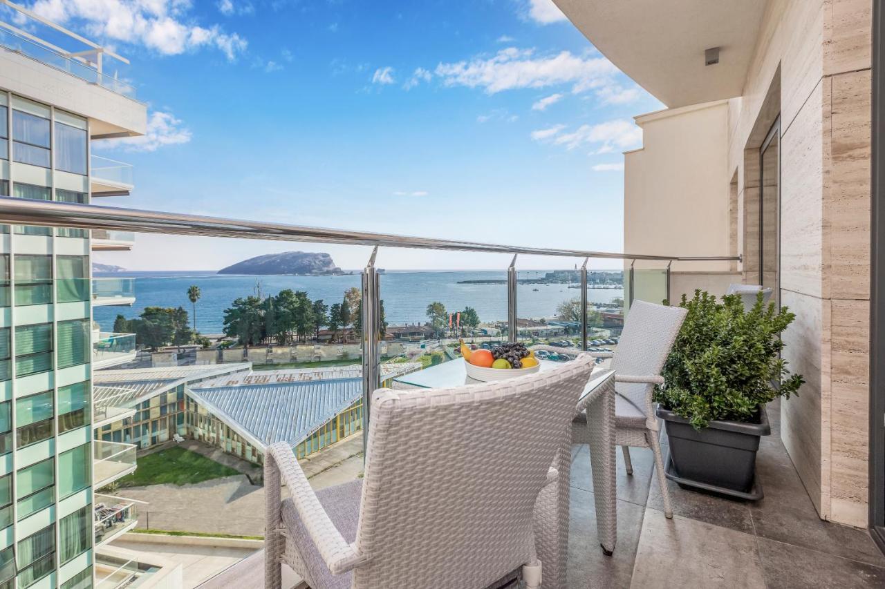Family Room Balcony Sea View,1334079281:JPEG