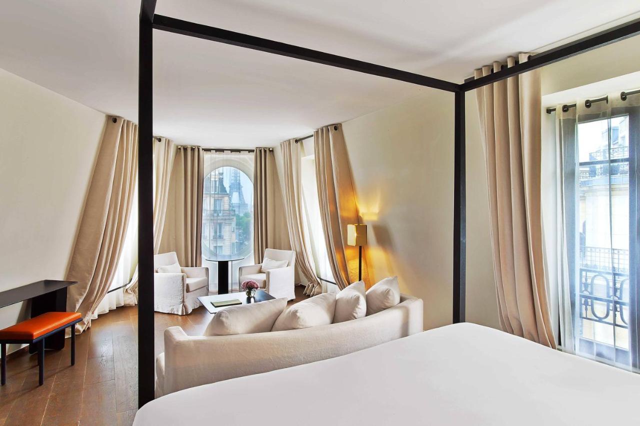 Eiffel Suite Suite 1 King Eiffel Tower view