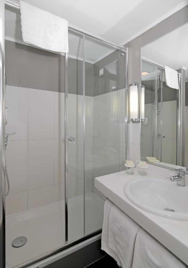 Double or Twin Room Transfer on Arrival