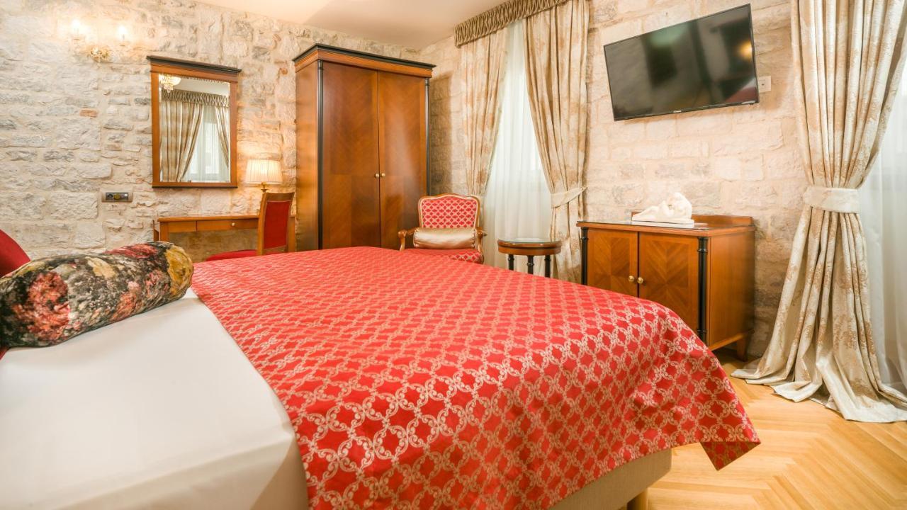 Deluxe Double Room Old Town View