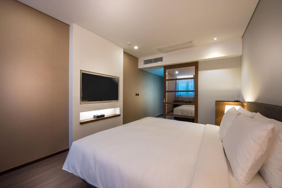Standard King Room