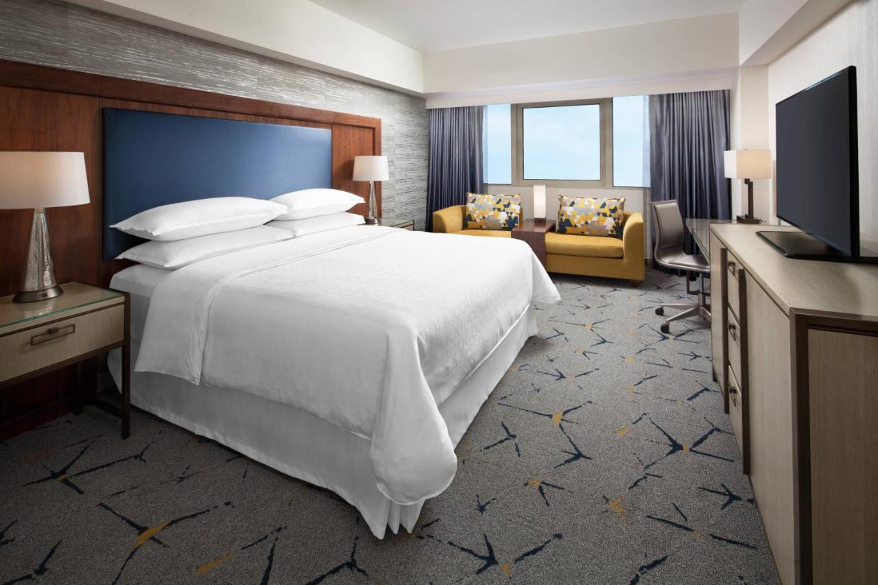 Concierge level, Guest room, 1 King, Corner room,1548348472:JPEG