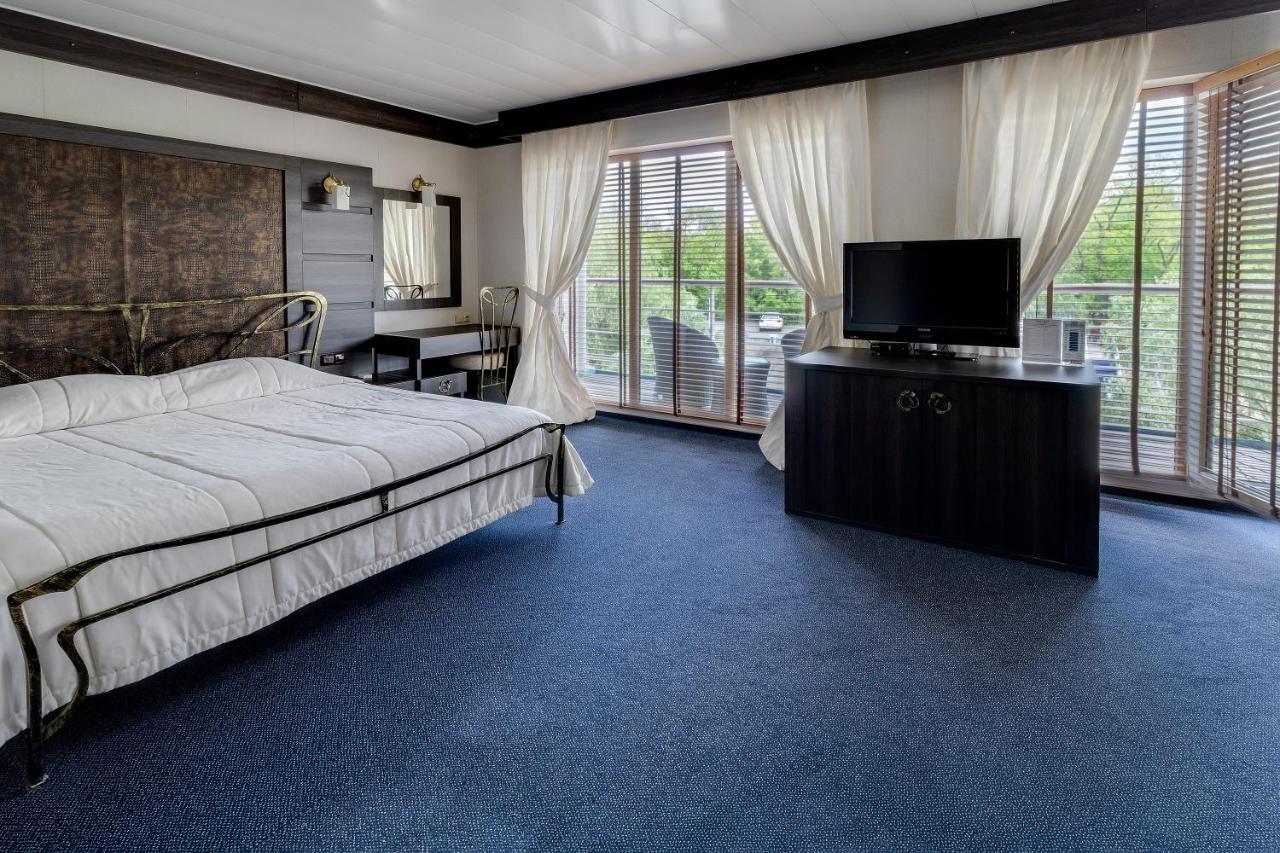 Deluxe Double Room Park View