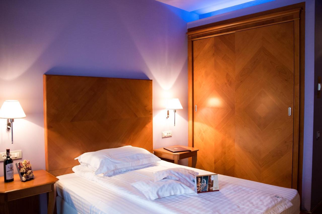 Deluxe Single Room