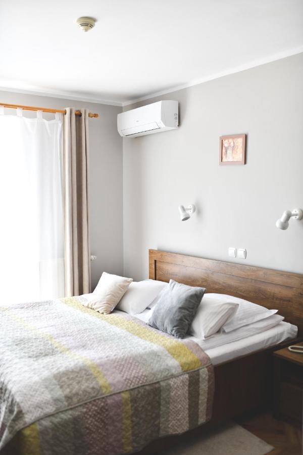 Business Single Room with Czos Lake View,1284816391:JPEG