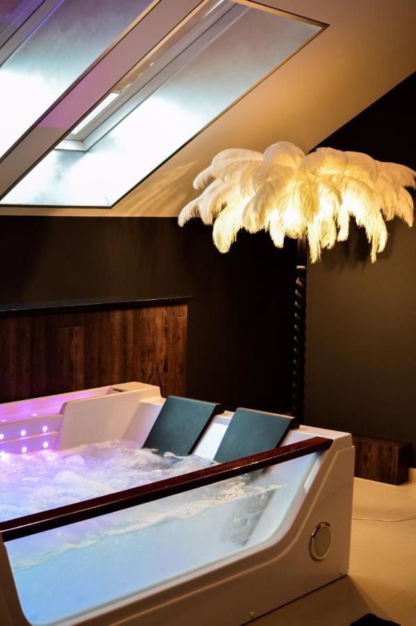 Apartament typu Deluxe Suite z wanną z hydromasażem