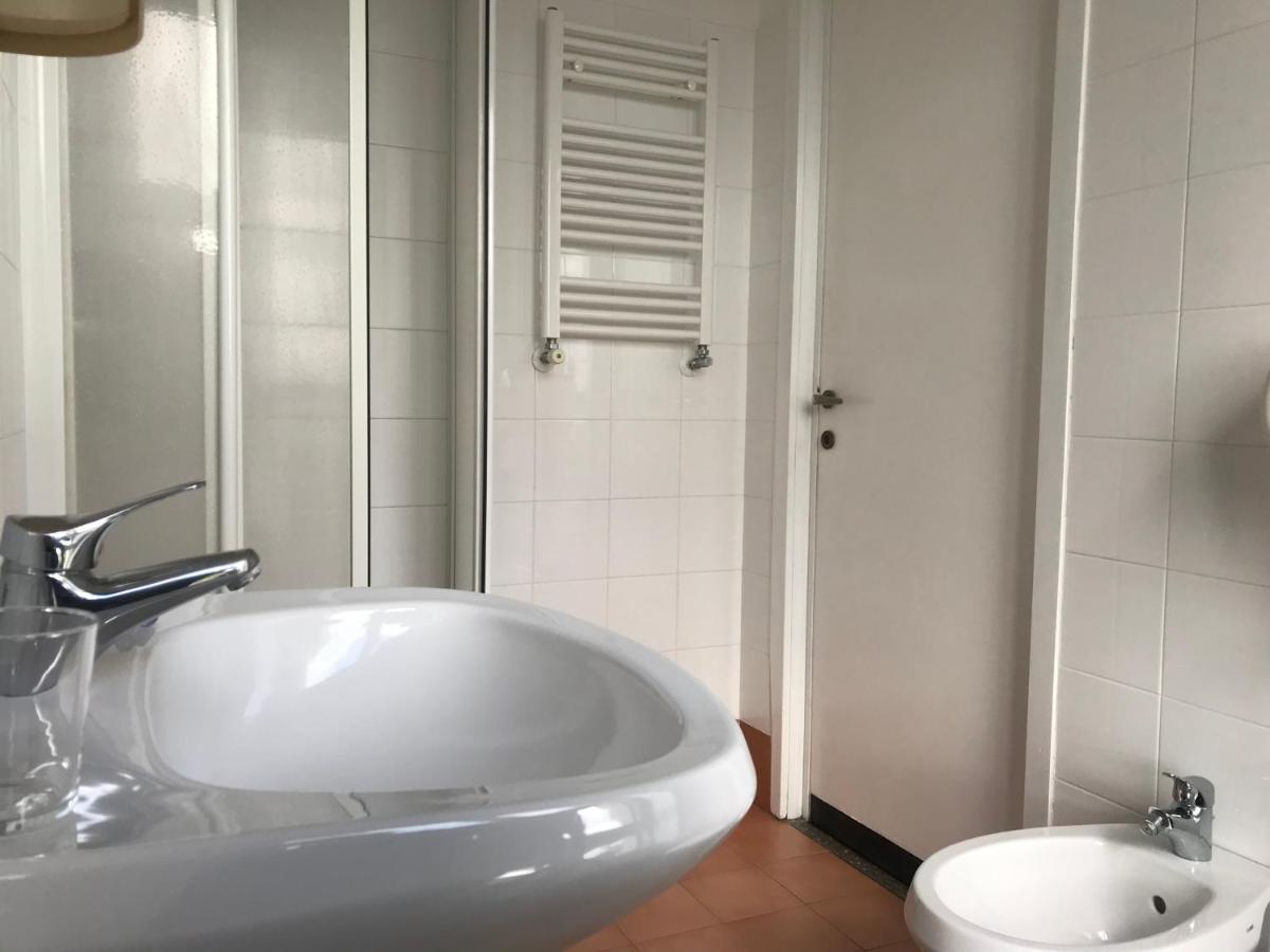 Pokój czteroosobowy z prywatną łazienką