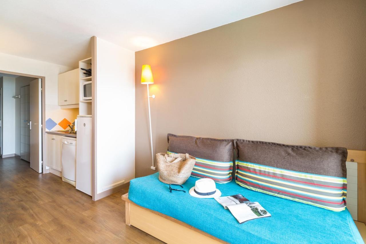 One-Bedroom Apartment Sleeping Alcove Terrace or Balcony Sea View