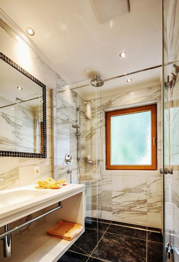 Superior Double Room Glacier View