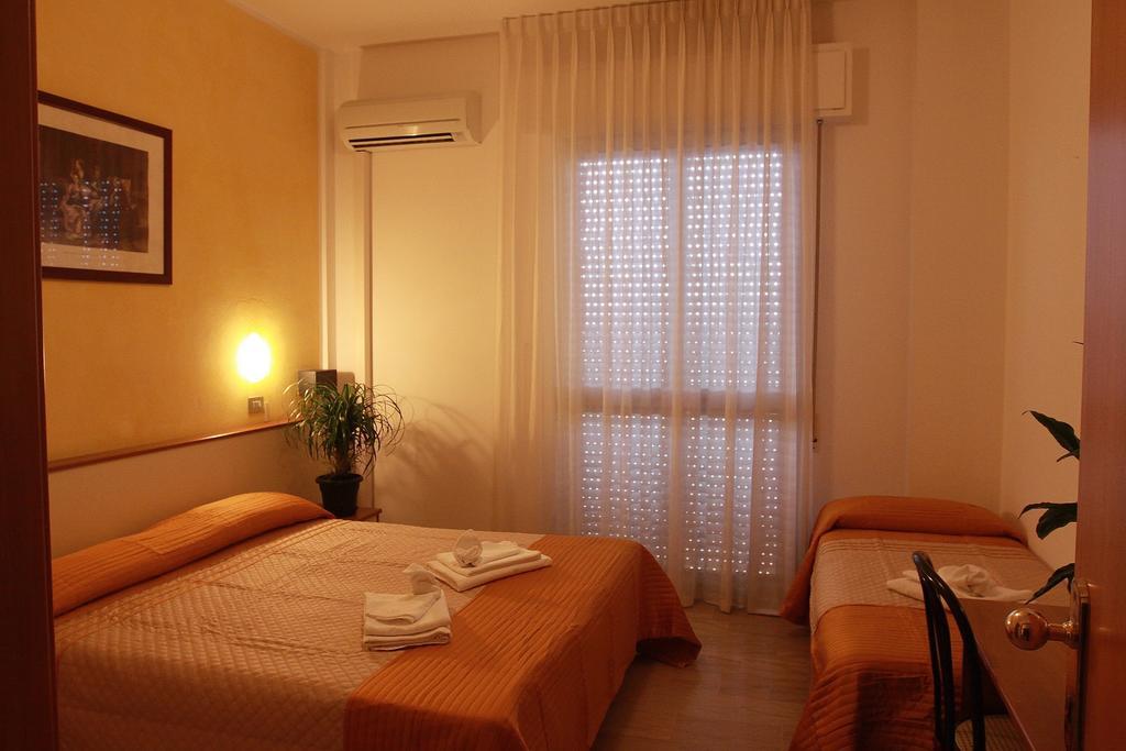 Triple Room,1226124968:JPEG