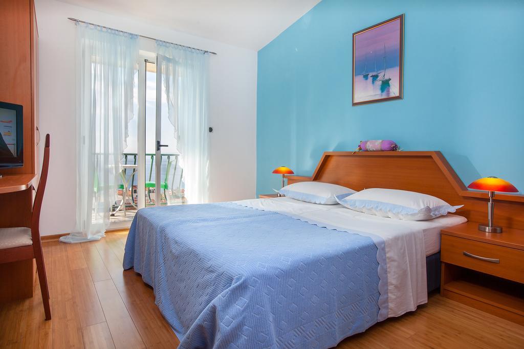 Double or Twin Room Balcony