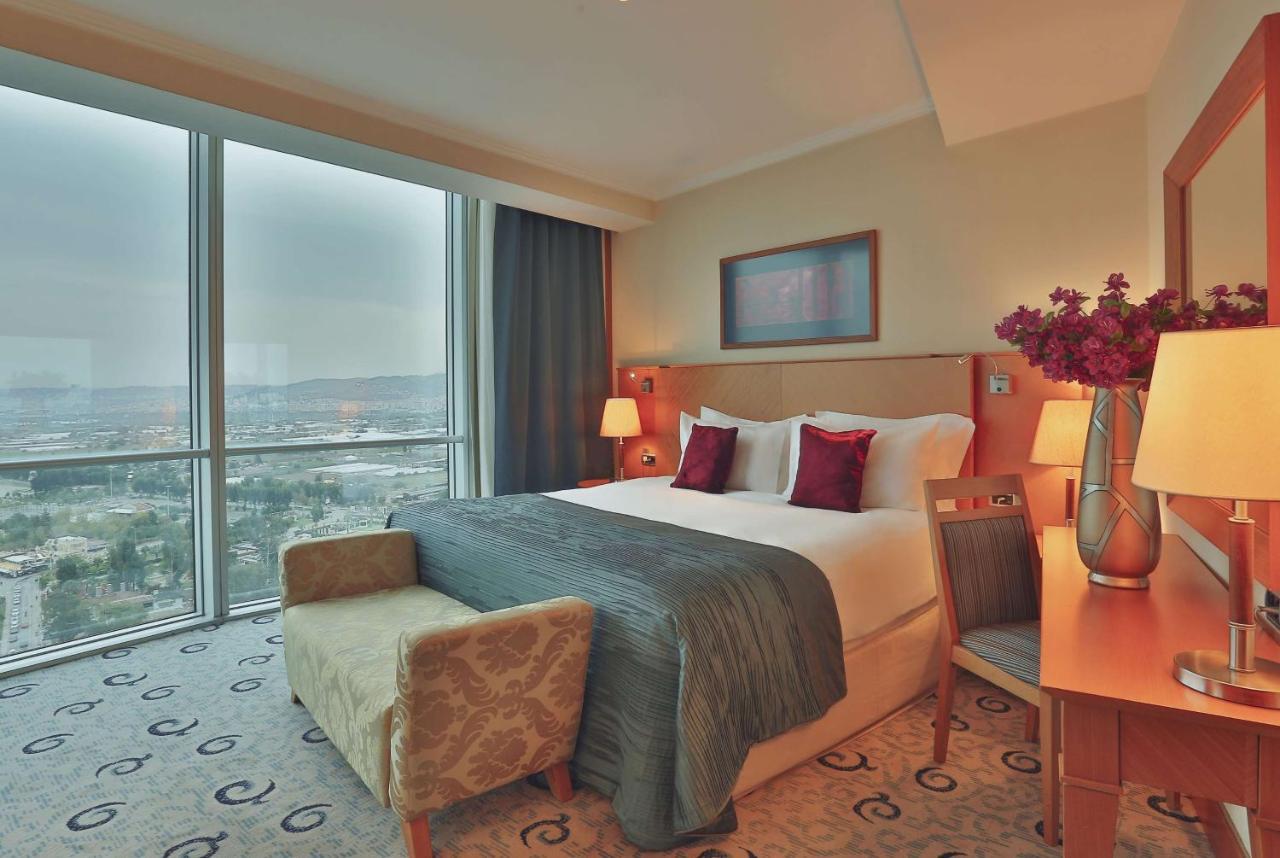 Senior Suite Sea View Non-Smoking