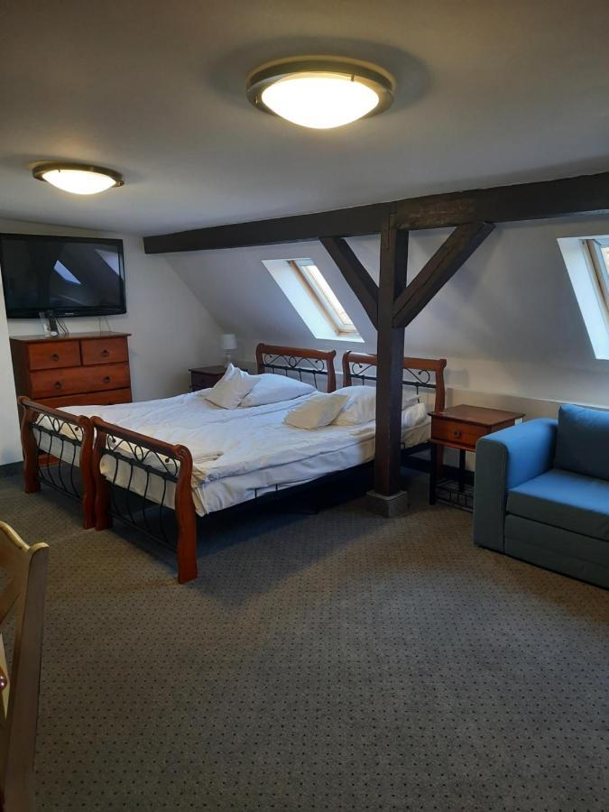 Studio Attic,1195529536:JPEG