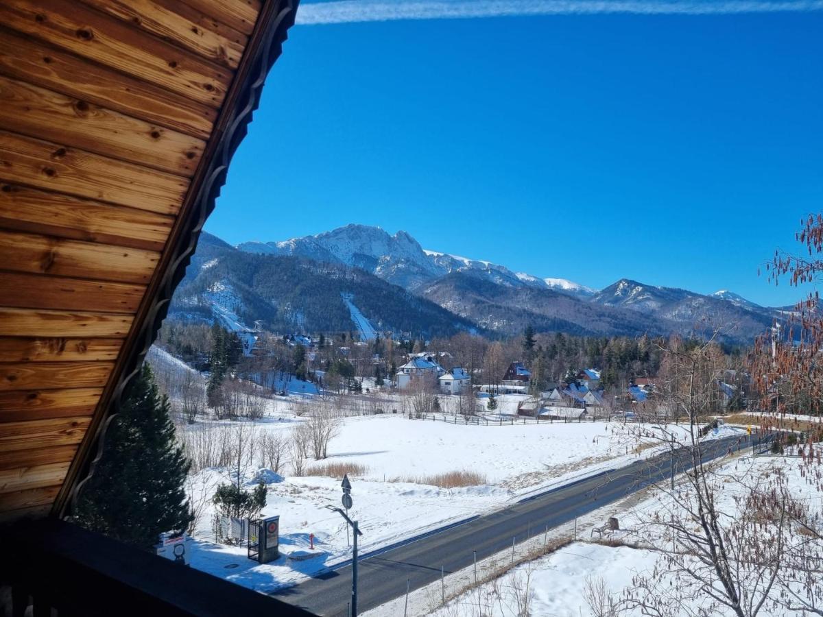 Family Room with Mountain View