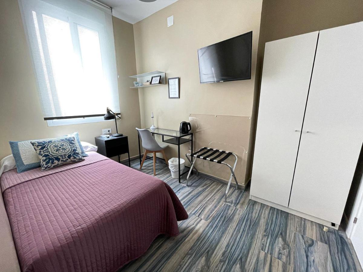 Single Room with Private Bathroom,1196761741:JPEG