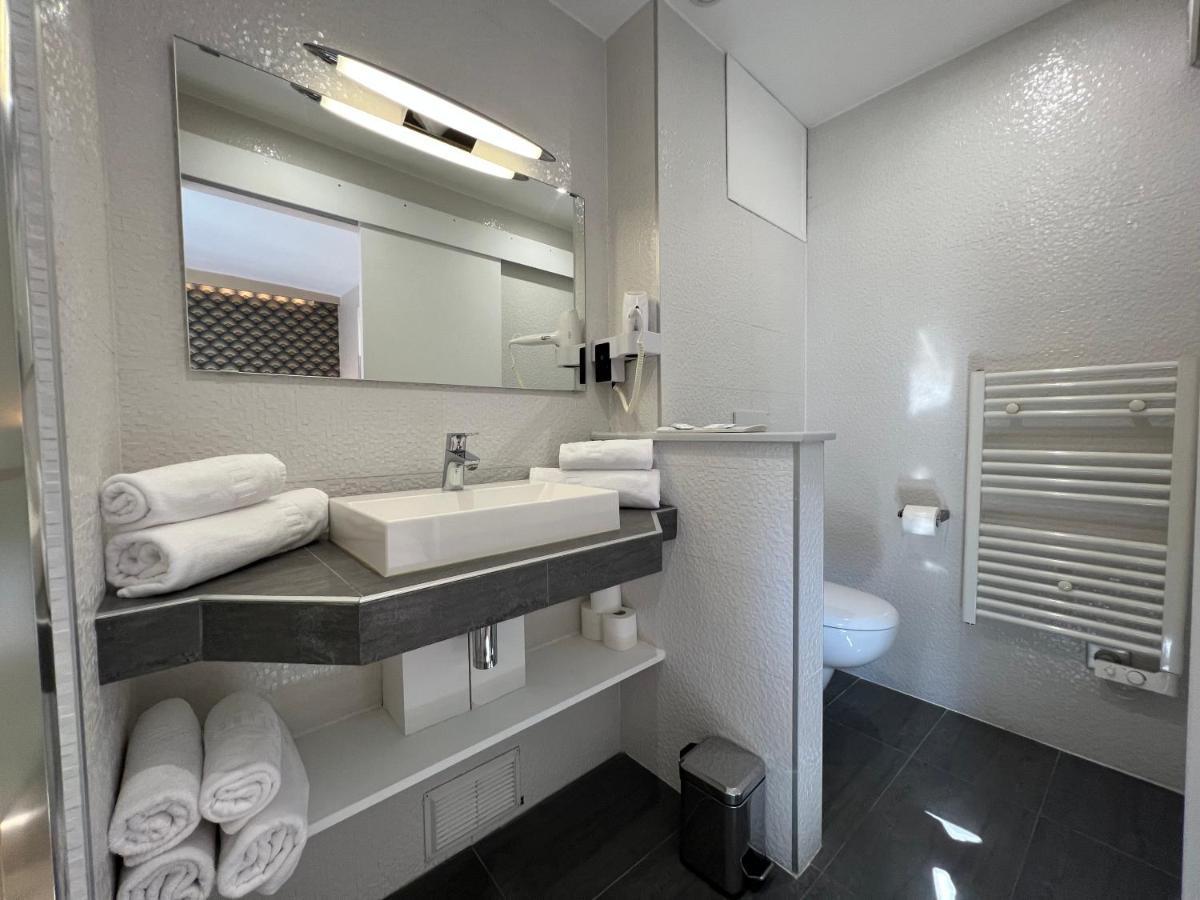 Prestige Room