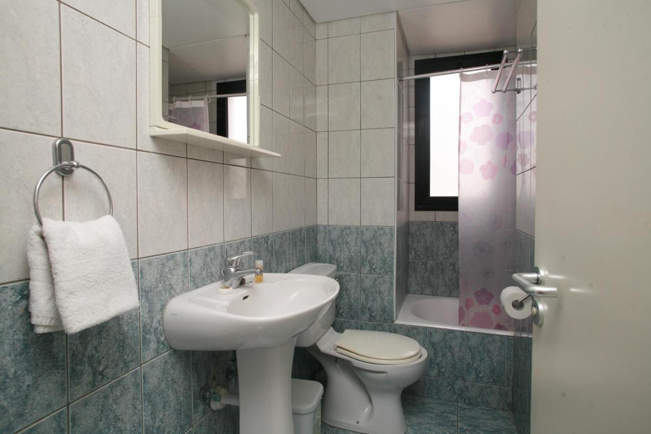 Two-Bedroom Apartment Inland View