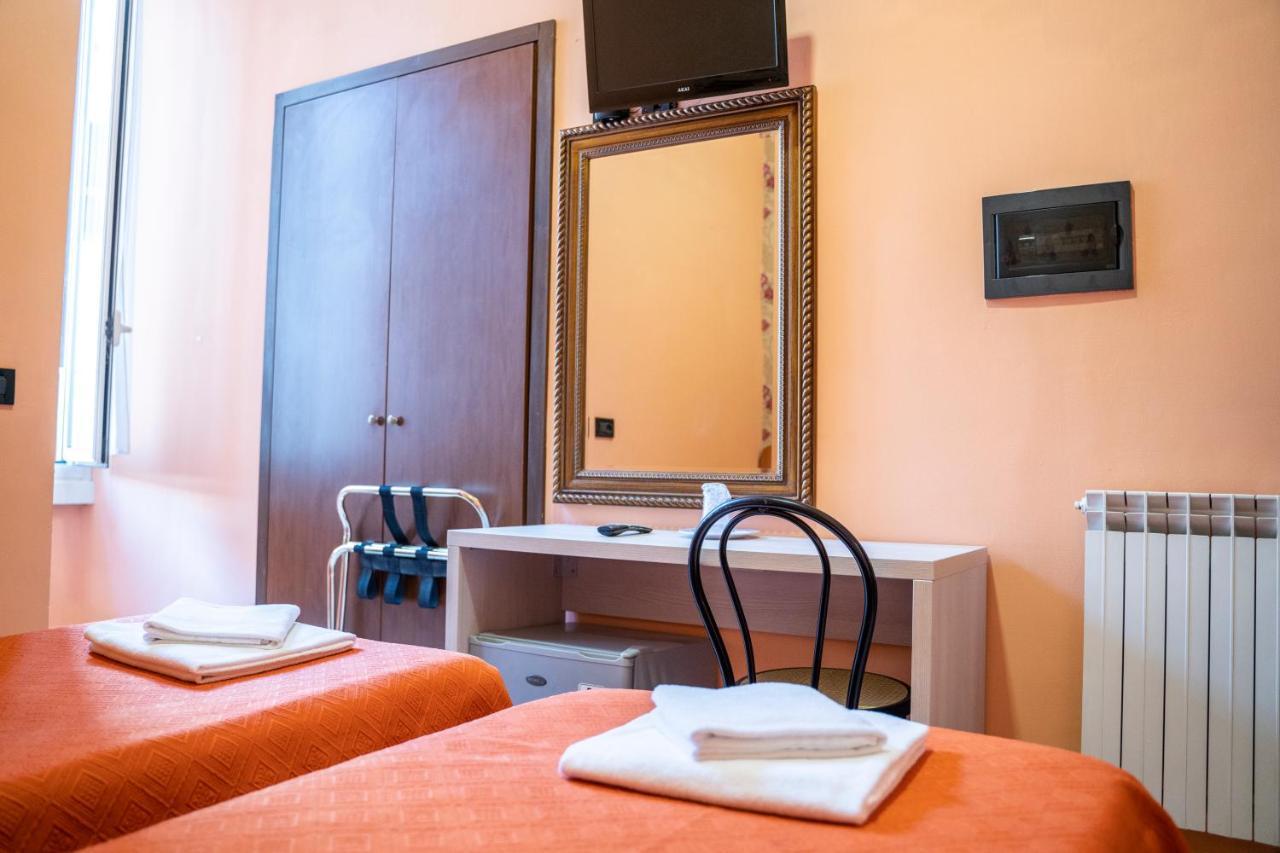 Double or Twin Room,1204088179:JPEG