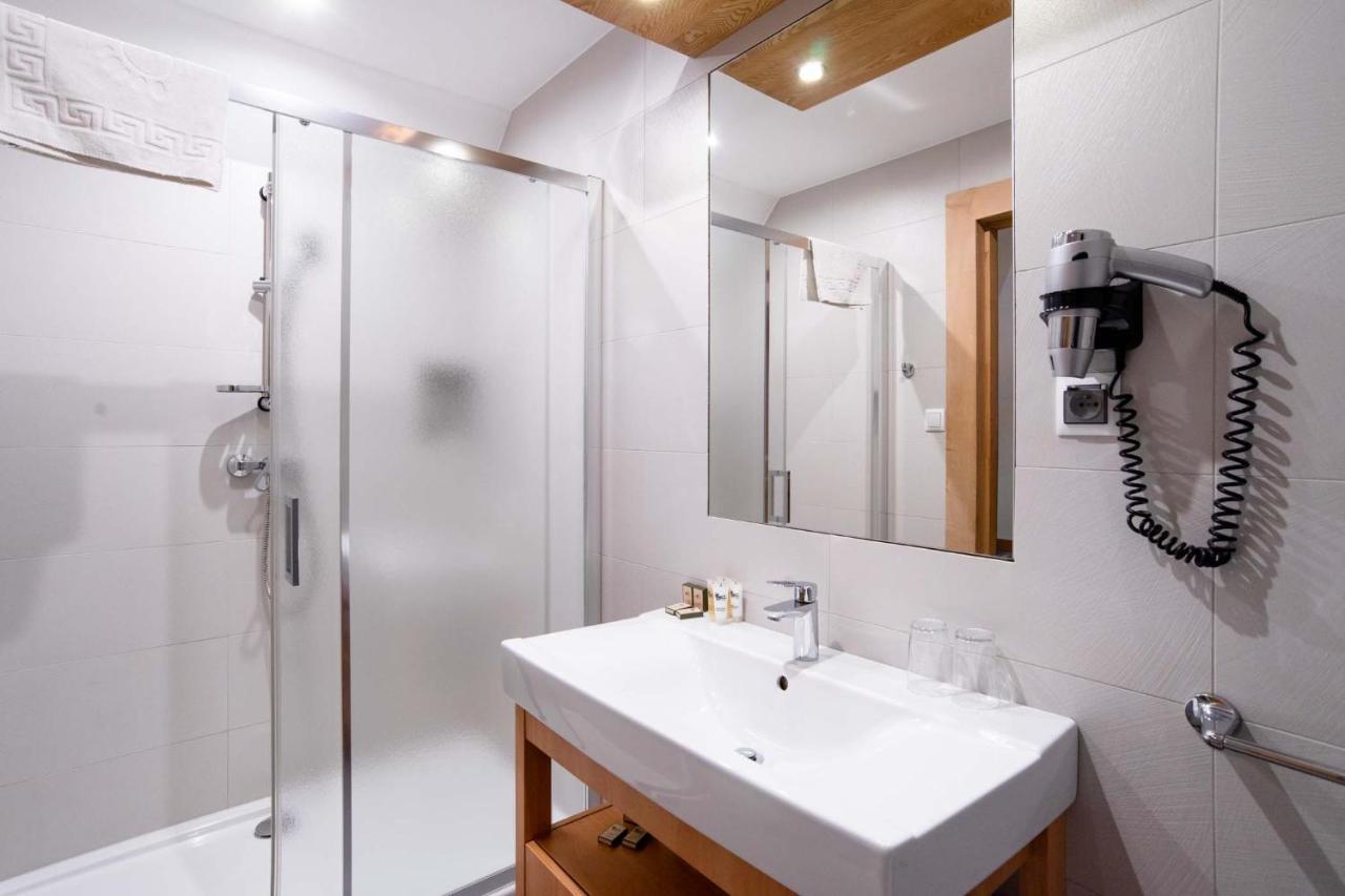 Standard Studio,1204029709:JPEG