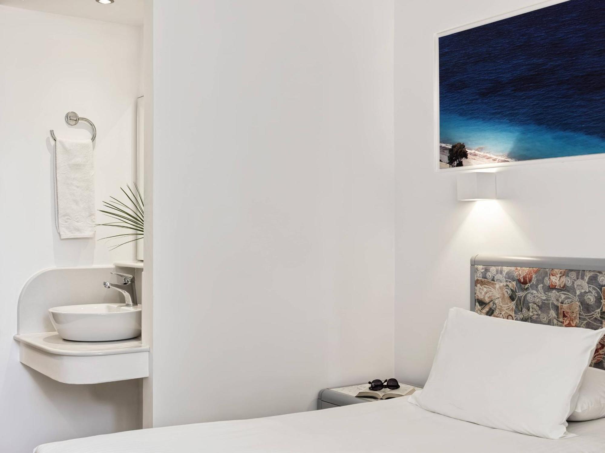 Club Twin Room