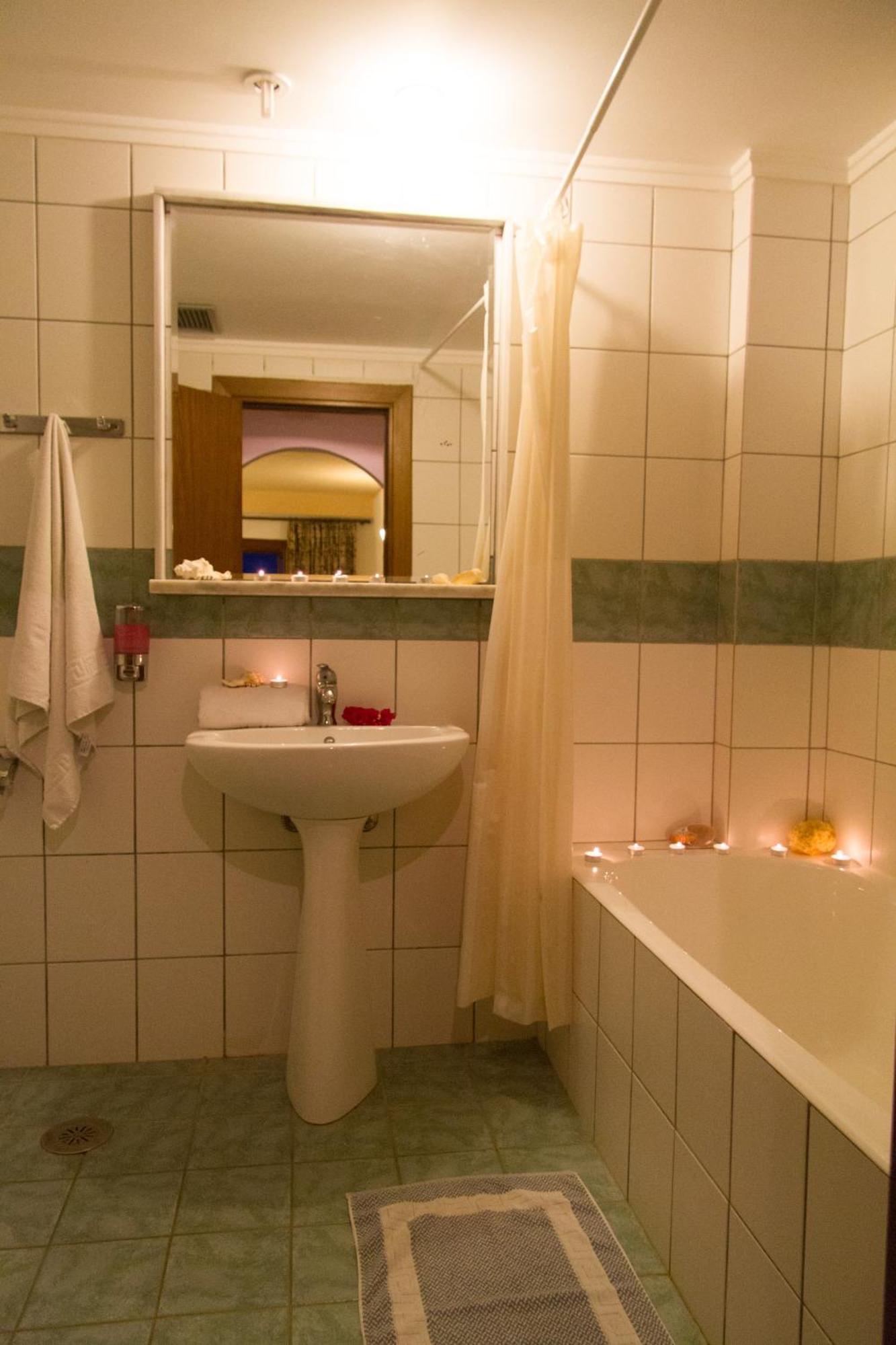 Apartament typu Studio z widokiem na ogród (2 osoby dorosłe + 2 dzieci)