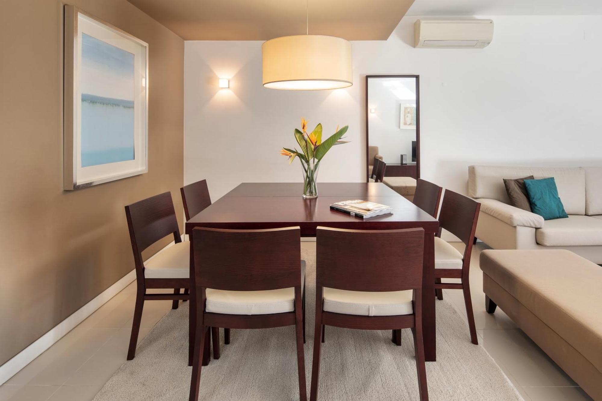 Three-Bedroom Apartment Rooftop Terrace