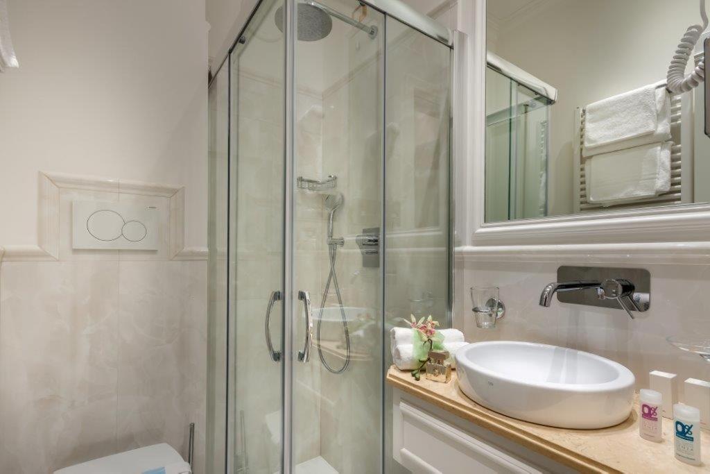 Deluxe Double Room,1209455875:JPEG