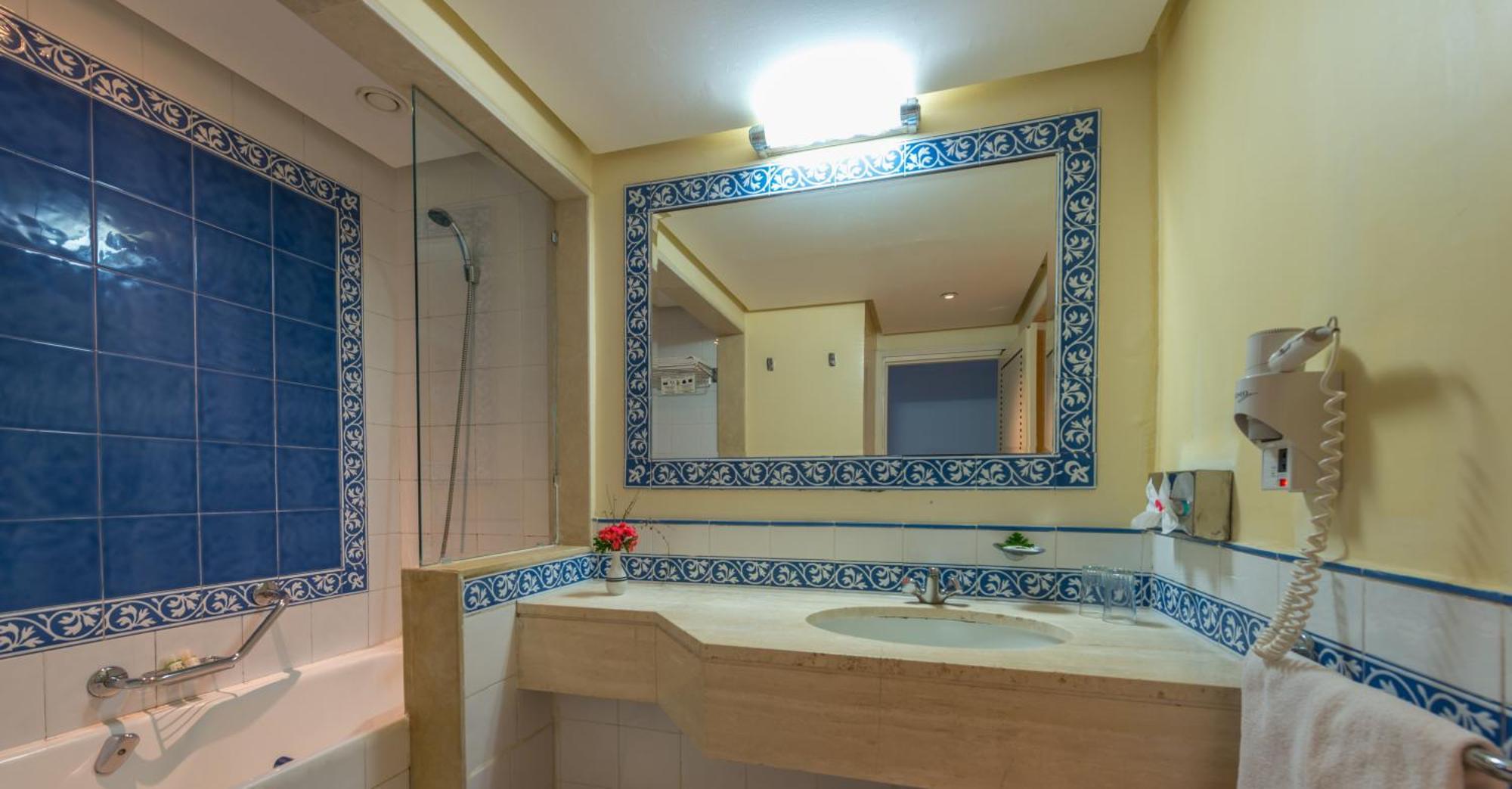 Triple Room,632037273:JPEG