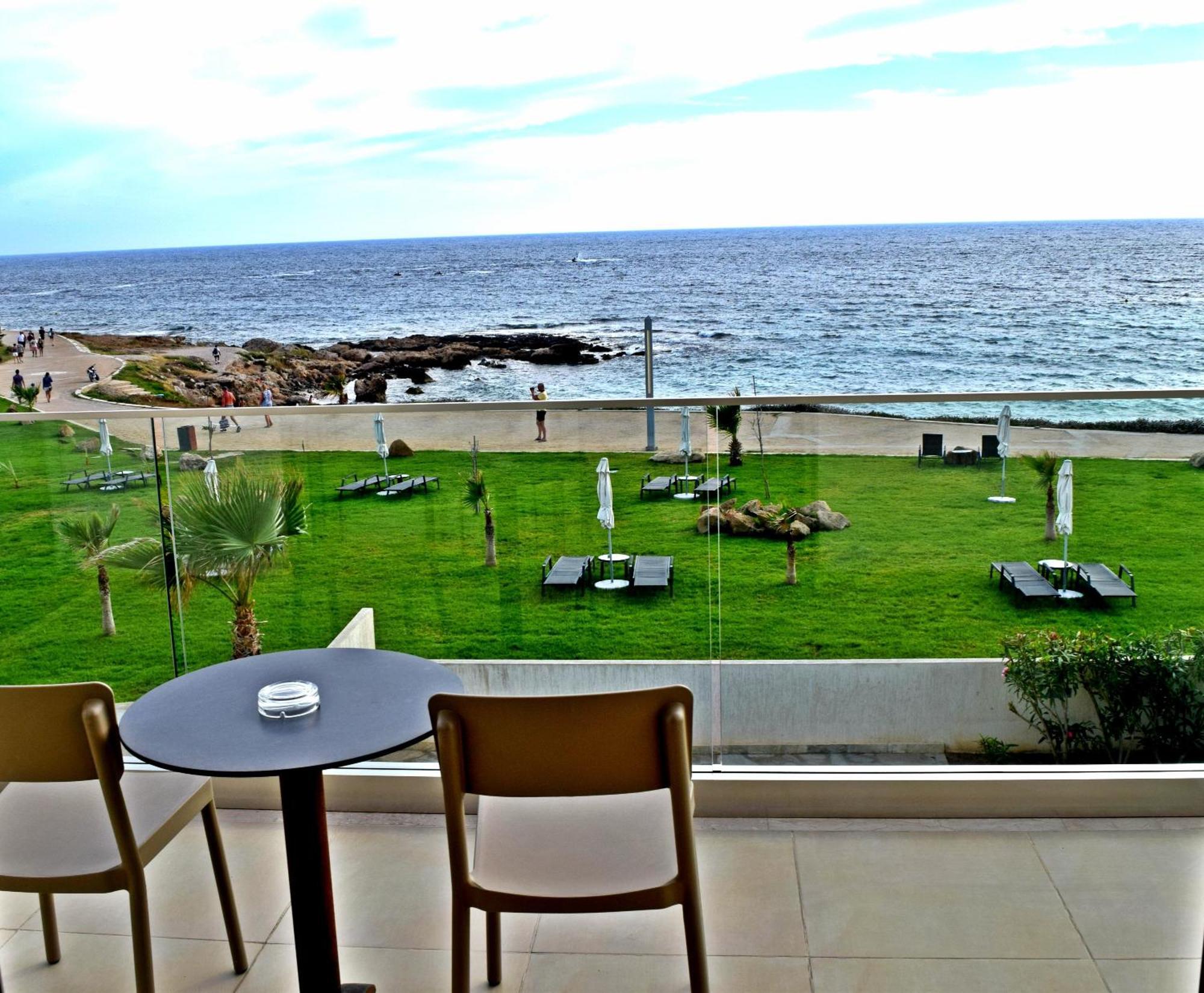 Three-Bedroom Villa with Private Pool,1209960010:JPEG