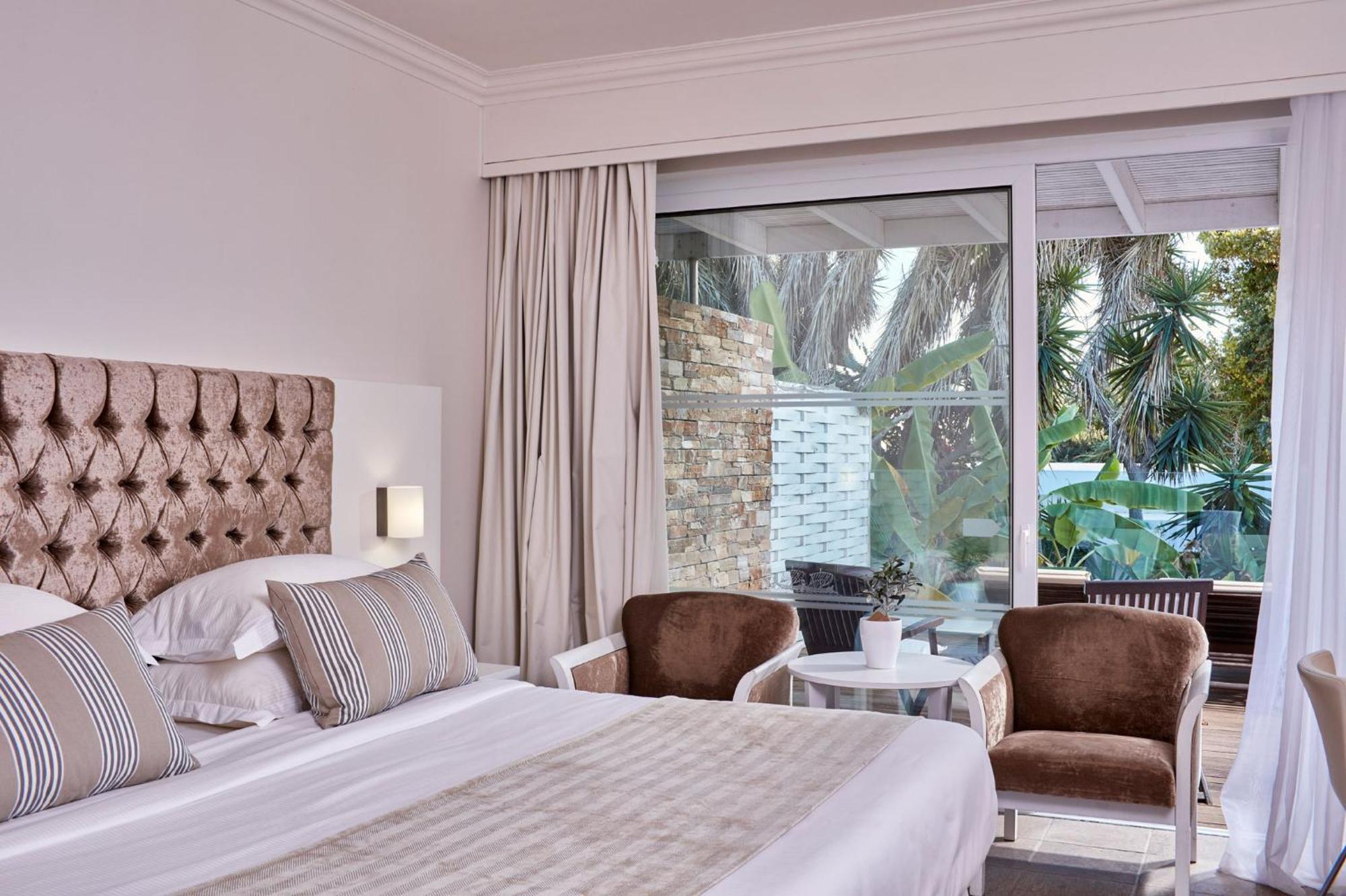 Bungalow Room