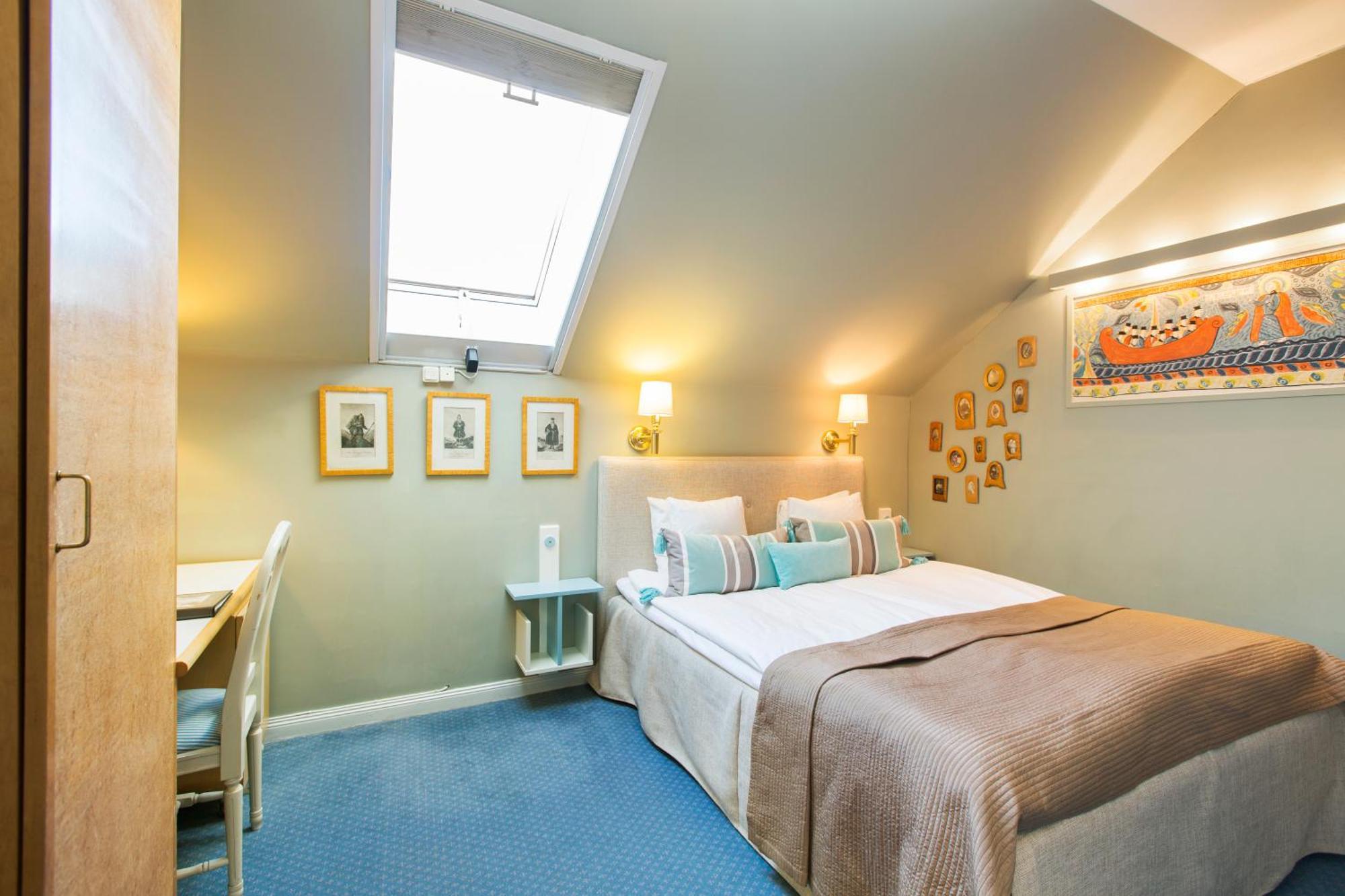 Small Double Room 140 cm bed