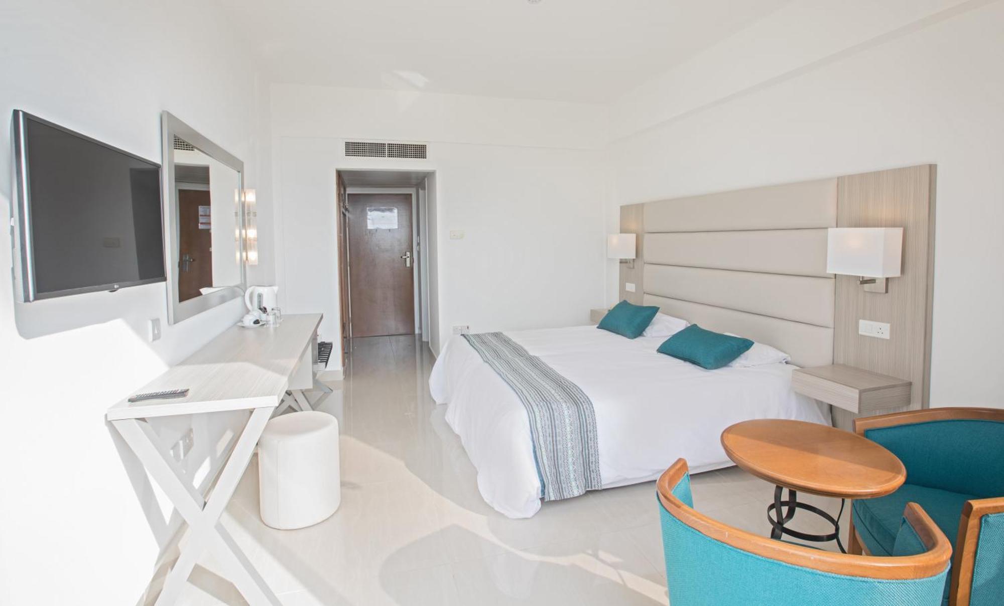 Standard Double or Twin Room Side Sea View