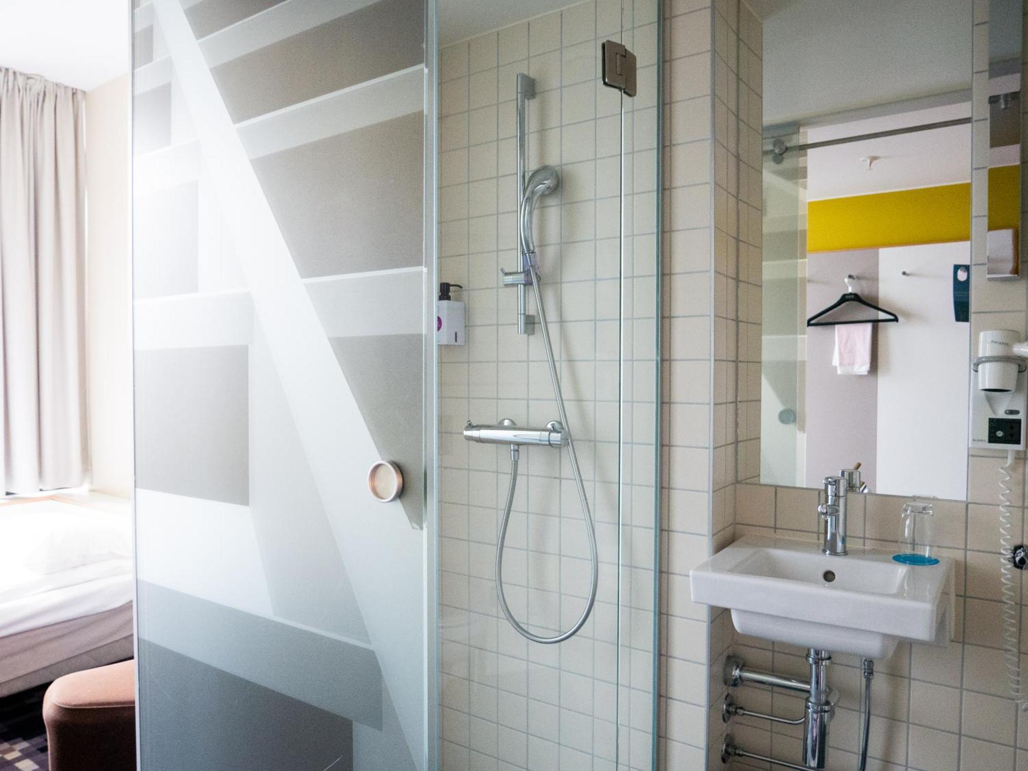 Single Room,1610219504:JPEG