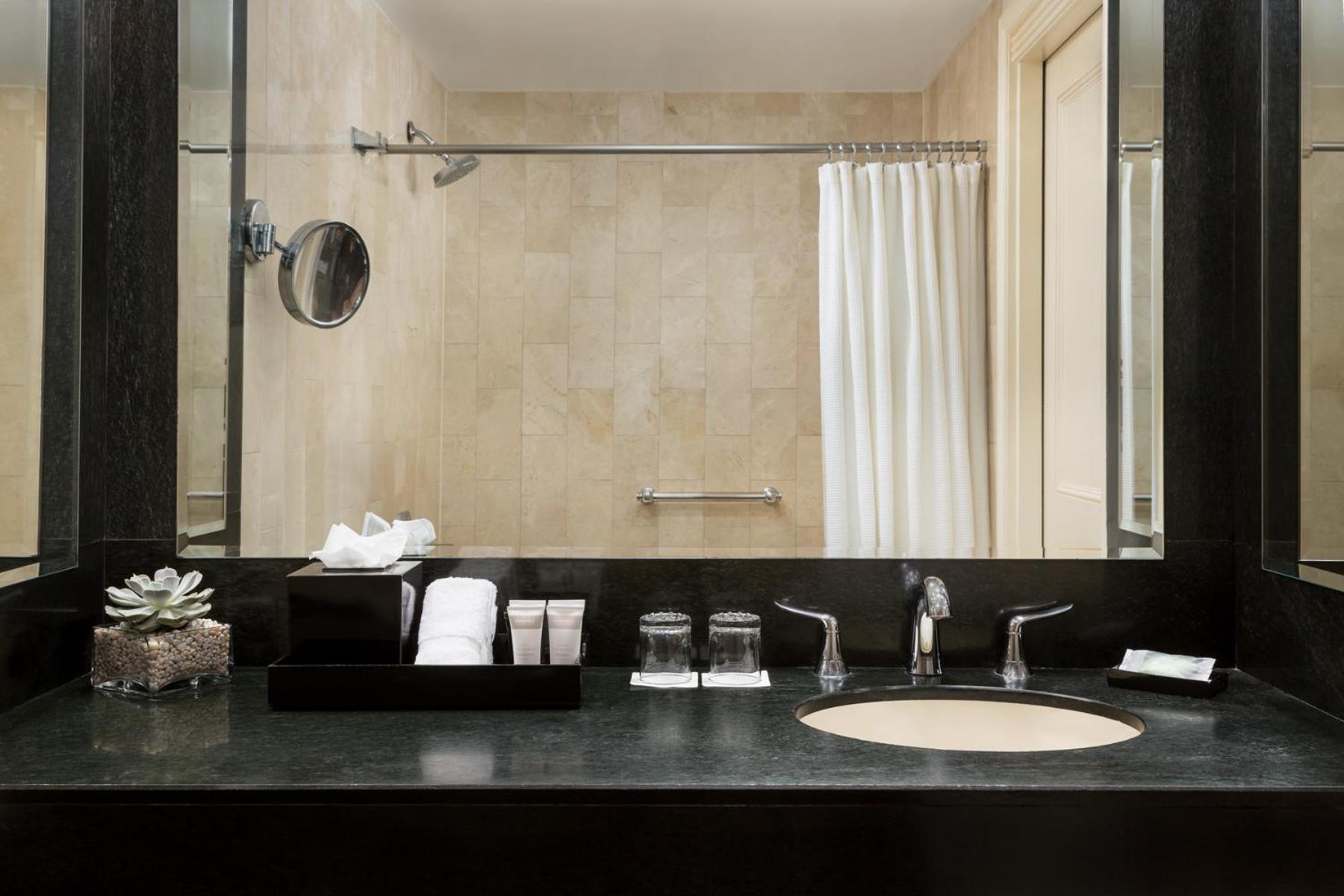 Apartament  typu Junior Suite z łóżkiem typu king-size