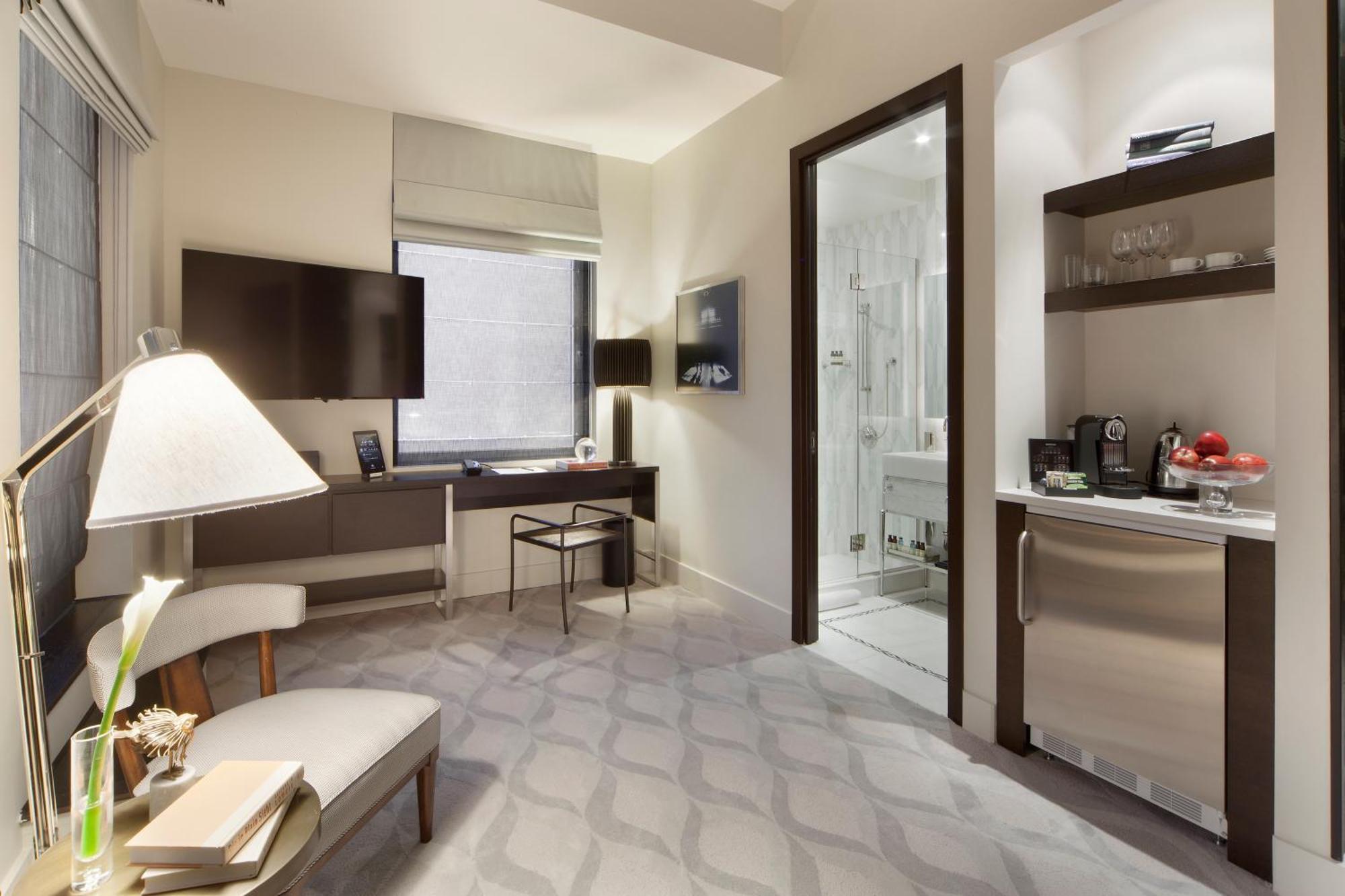 Deluxe Queen (DLXQ),1210940014:JPEG